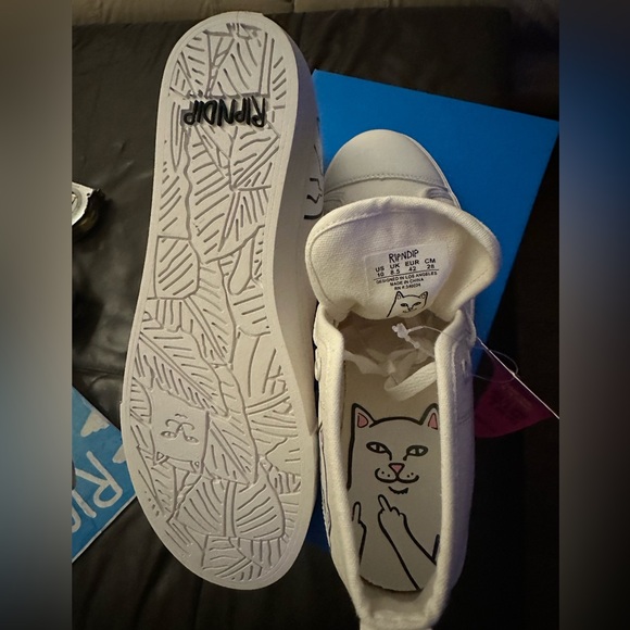 Brand new men’s size 10, rip and dip high top shoes - Picture 5 of 7